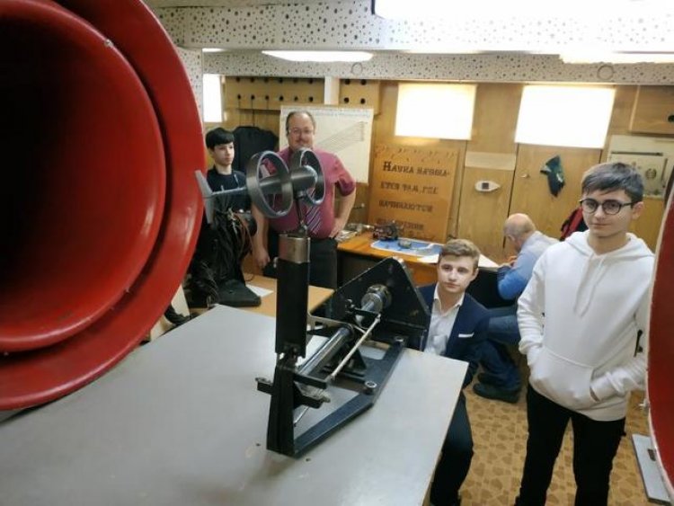 В воде и воздухе: московские школьники спроектировали уникальный беспилотный аппарат