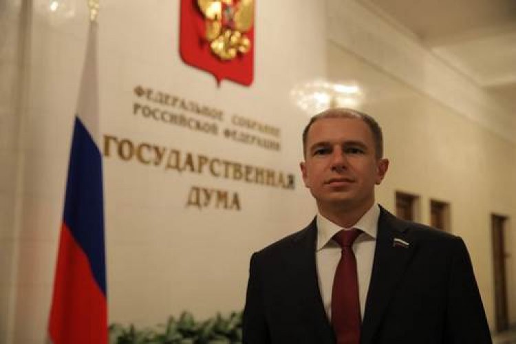 Депутат Михаил Романов отметил непростые условия, в которых работают отечественные дипломаты