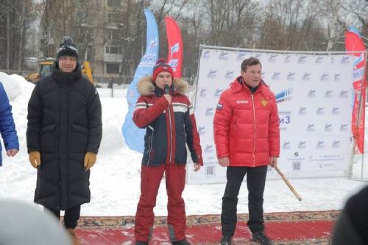 Михаил Романов поучаствовал в торжественной церемонии открытия нового ледового катка в Петербурге