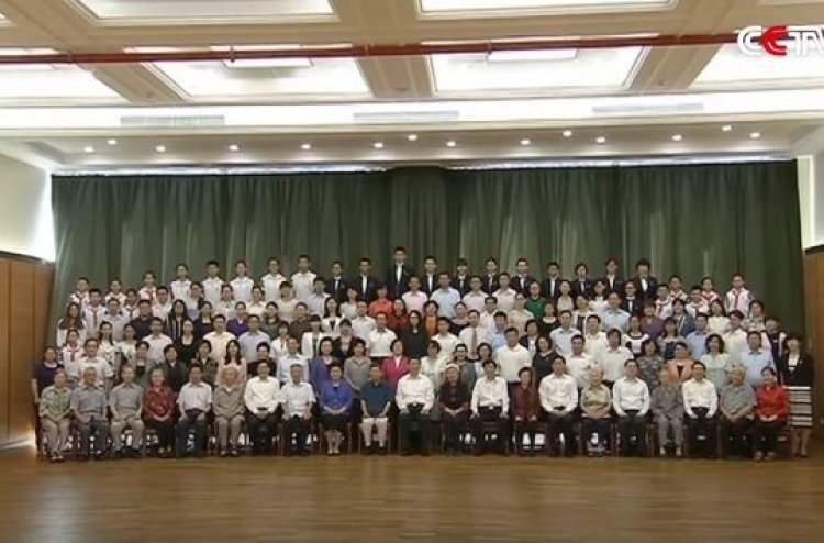 Высоко ценя образование, Си Цзиньпин выступил за уважение к учителям