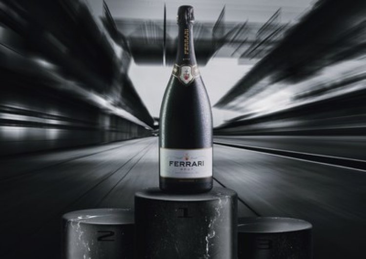 Официальным праздничным напитком турнира Formula 1® стал Ferrari Trento